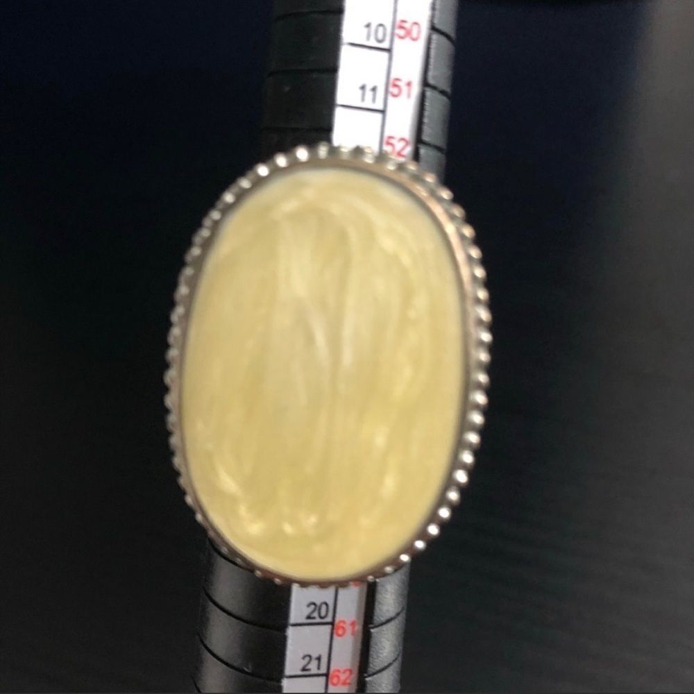 Fun pearl-like ring,  7.5 - Picture 2 of 4